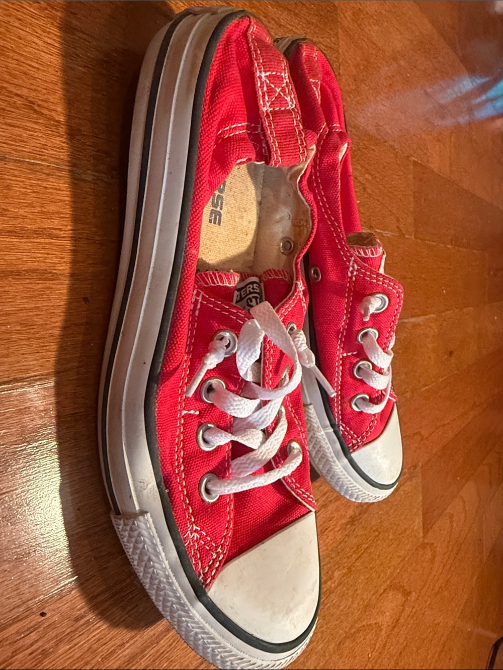 Converse Red Low-Top Canvas Sneakers with White Laces - Picture 5 of 7